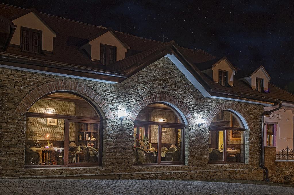 Hotel Pod Branou 바르데요프 외부 사진